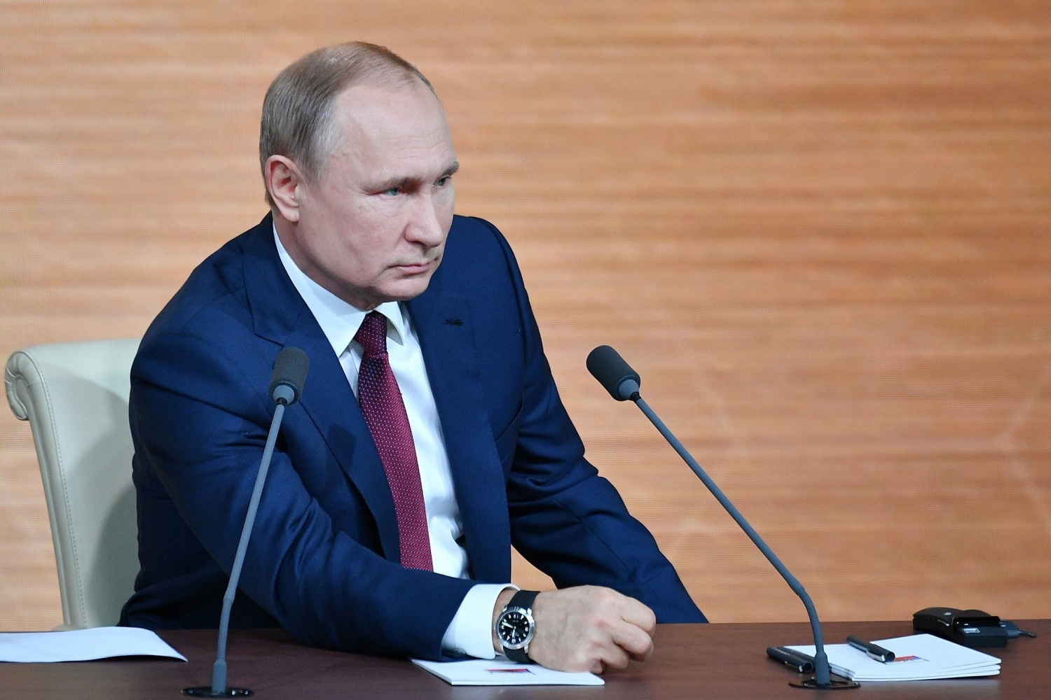 Путин заявил, что государство продолжит поддерживать инициативы молодежи