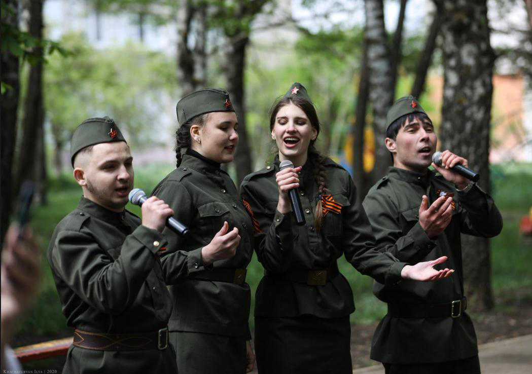 Участники проектов программы «Россия - страна возможностей» спели «Песни Великой Победы»