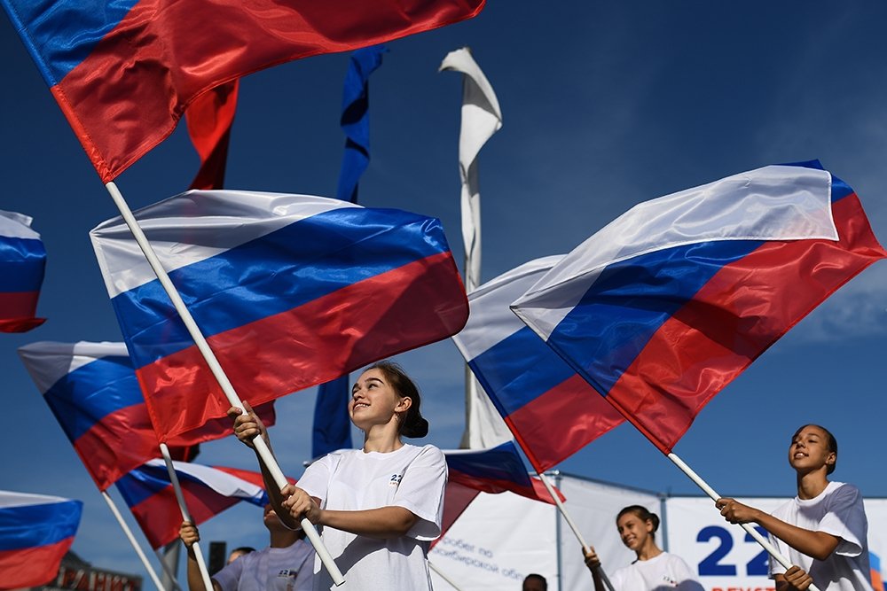 Флешмобы и акции ко Дню России