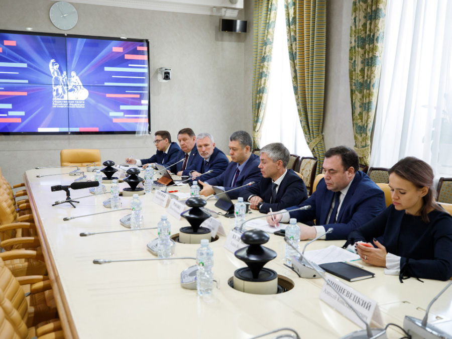 Региональные выборы это. Наблюдатели на избирательных участках. Ресурсный центр фото. Общественный штаб краснодарского края. Общественная палата краснодарского края.